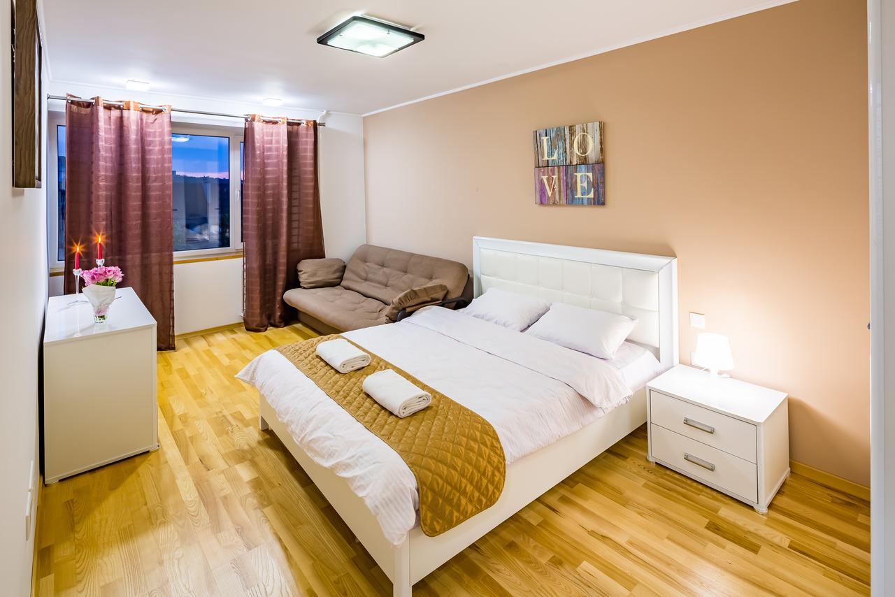Bv Apartments Svobodu Avenue Lviv Bagian luar foto